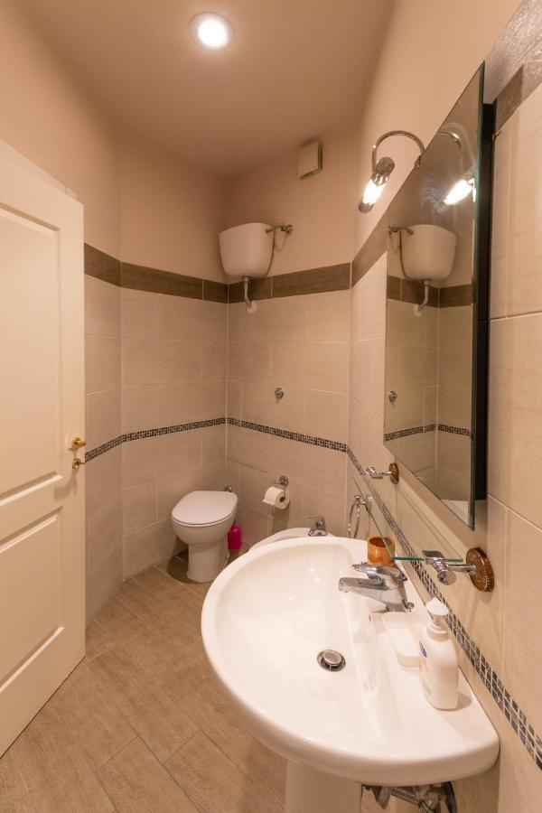 Vercelli Guest House Near San Giovanni Рим Экстерьер фото