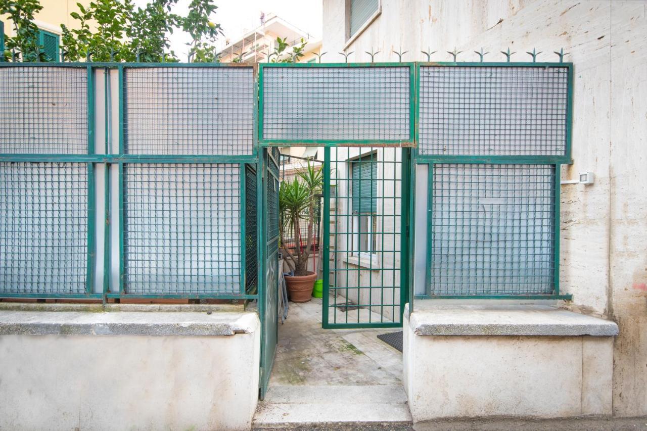 Vercelli Guest House Near San Giovanni Рим Экстерьер фото