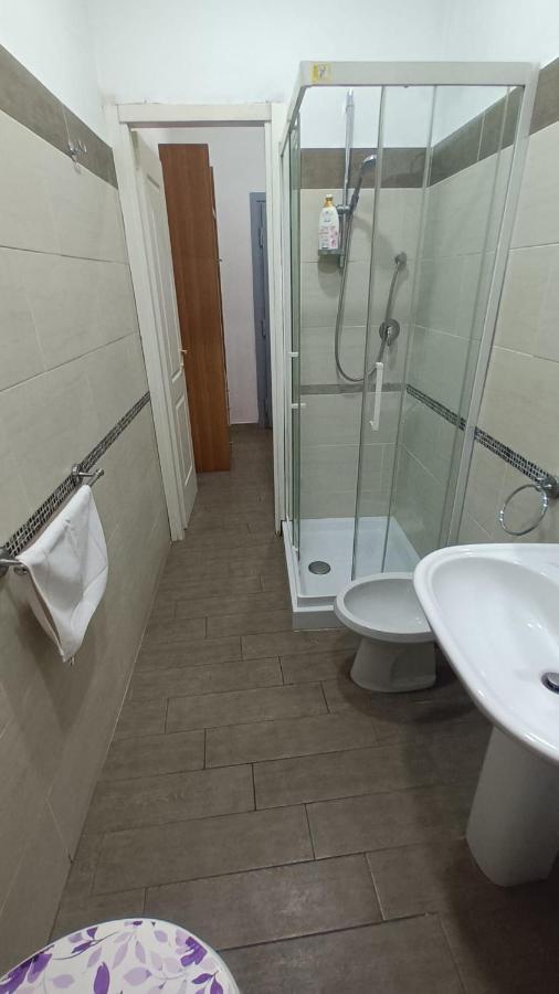 Vercelli Guest House Near San Giovanni Рим Экстерьер фото